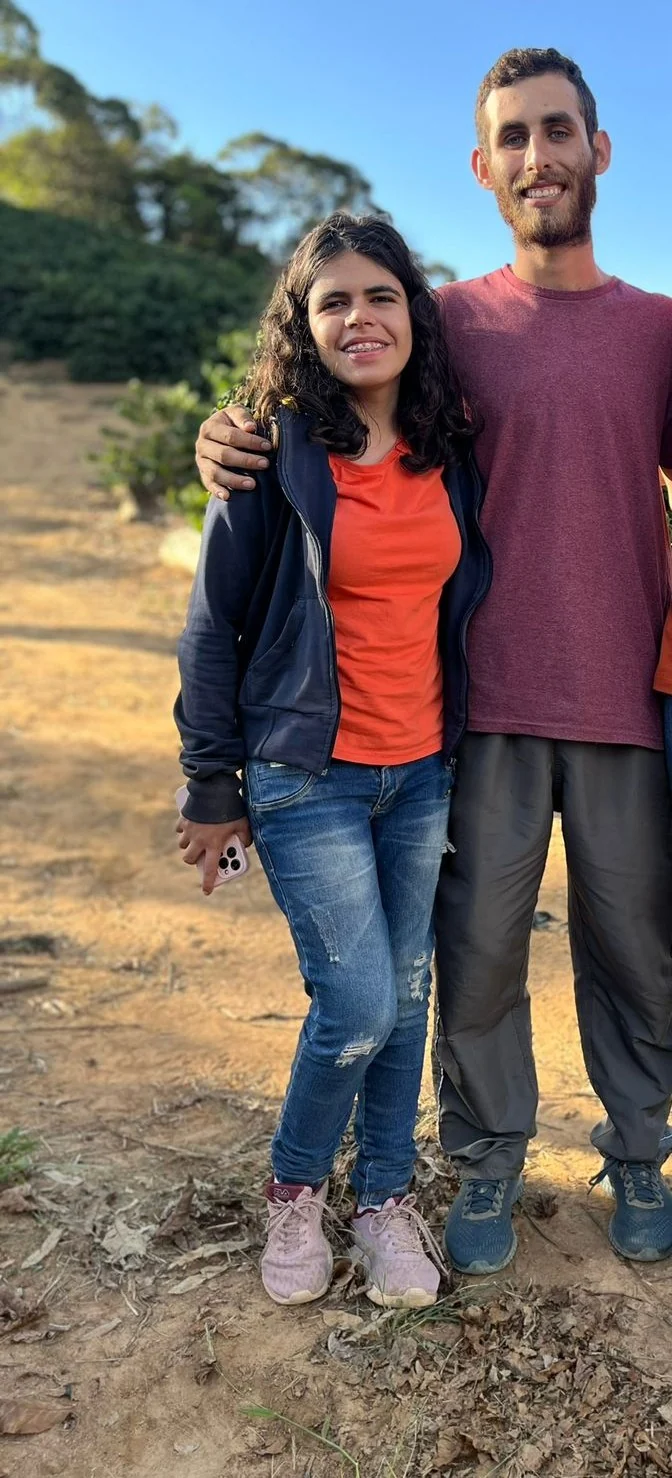 Renan Fernandes e Suellen na propriedade em Lambari, Minas Gerais.